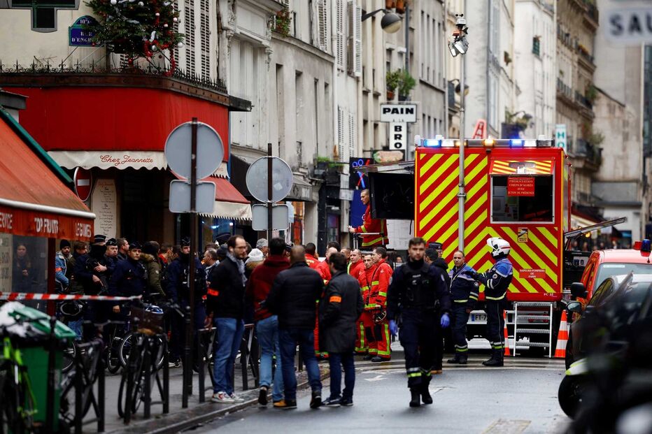 Pelo menos três mortos após tiroteio no centro de Paris