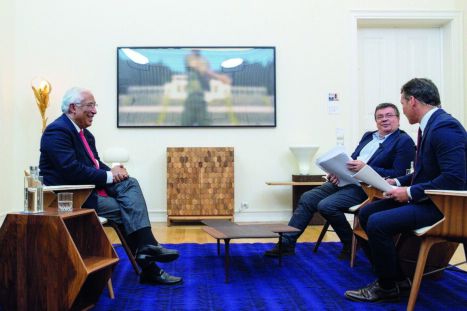 Primeiro-ministro entrevistado pelos jornalistas Pedro Mourinho e Eduardo Dâmaso, em exclusivo para a CMTV