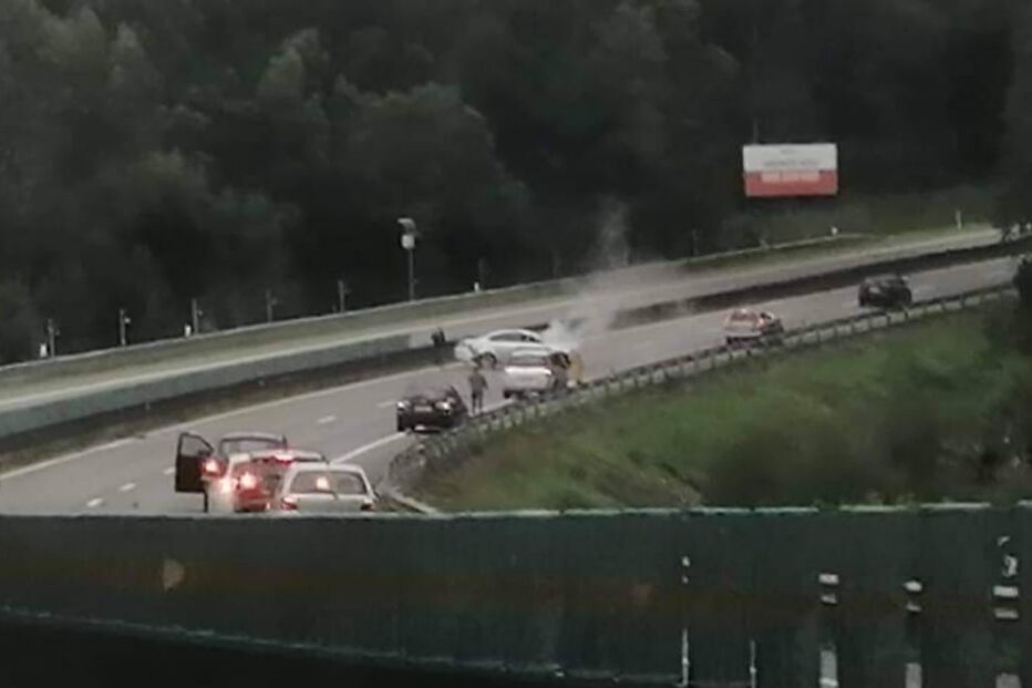 Capotamento de carro faz um ferido em Santa Maria da Feira