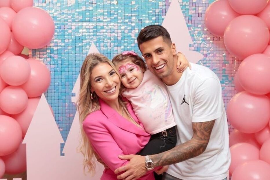 João Cancelo com Daniela Machado e Alicia