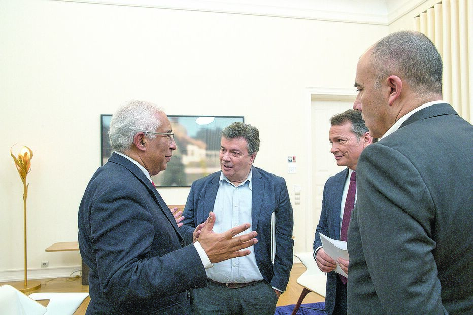 'CM é o jornal mais vendido porque fala do que interessa': António Costa dá entrevista à CMTV