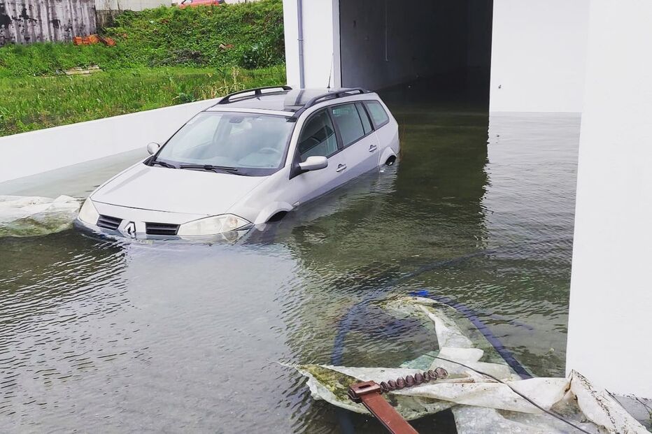 inundações, garagem, mau tempo 