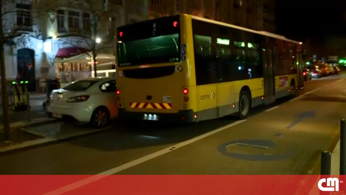 Mais um autocarro da Carris apedrejado em Lisboa - Vídeos - Correio da Manhã