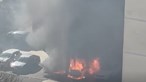 Imagens mostram fogo a consumir carros nos Olivais