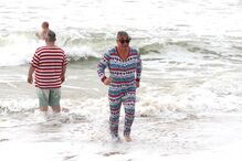 Primeiro mergulho do ano em Carcavelos