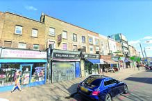 Incêndio no restaurante Calabar Zone, em Londres, alastrou-se a todo o prédio em dois minutos