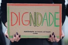 Professores em greve protestaram em frente à Escola Gil Vicente 