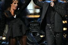 Lisa Marie durante um espetáculo com Billy Idol, em 2005