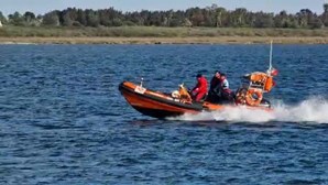 Lancha da GNR começa a meter água em alto mar durante perseguição a traficantes  no Algarve