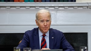 Biden aborda continuidade de apoio à Ucrânia com líderes Democratas