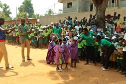 Militares portugueses fazem doação de material escolar na República Centro-Africana