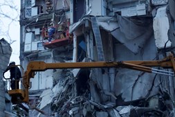 Ataque a prédio habitacional em Dnipro