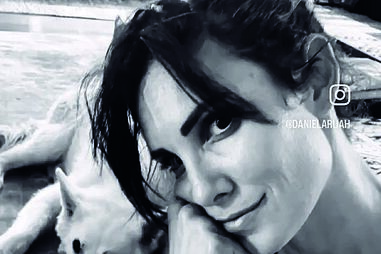 Daniela Ruah e o cão, Ash 