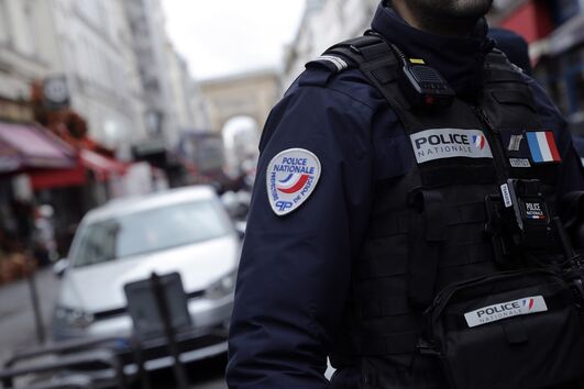 Três pessoas foram esfaqueadas, esta segunda-feira, em Paris