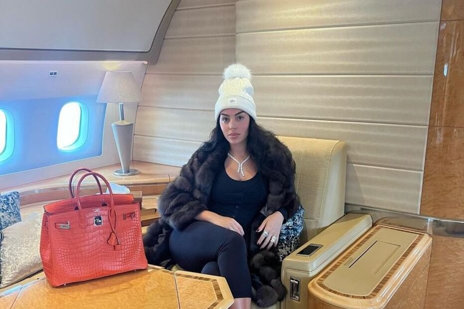 Georgina Rodríguez revela o interior luxuoso do avião em que se deslocaram para a Arábia Saudita