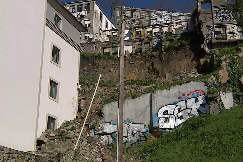 Derrocada, Hotel, Porto