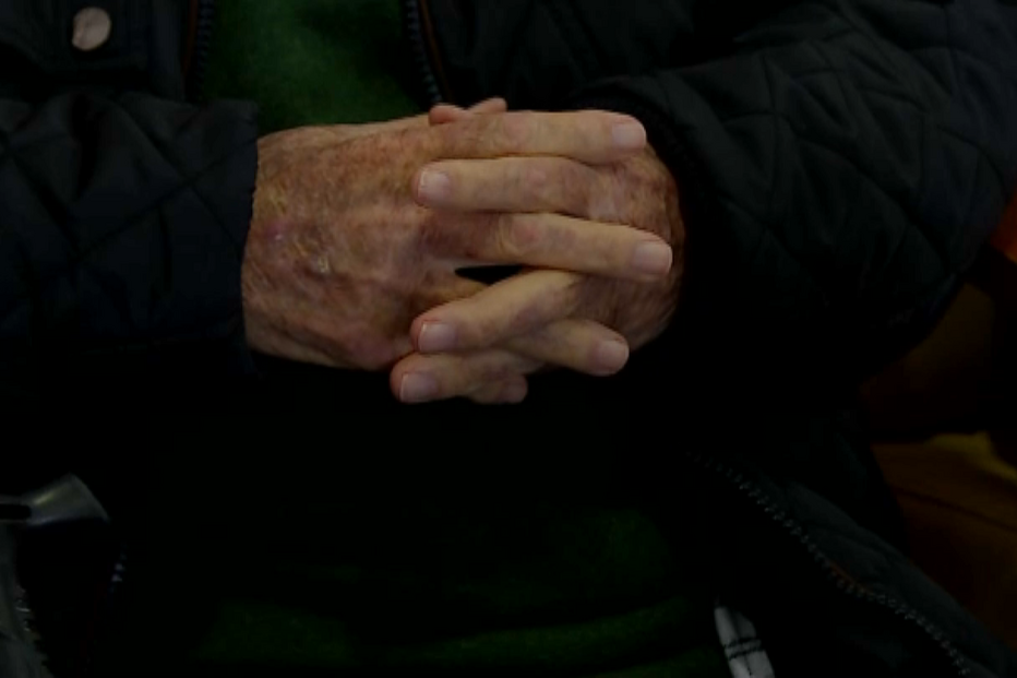 Antigo patrão força sexo com trabalhadora sob ameaça de divulgar fotos íntimas