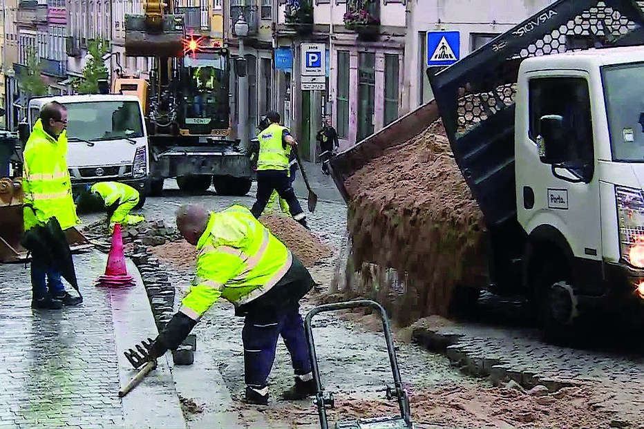 Já começaram os trabalhos de limpeza e pavimentação