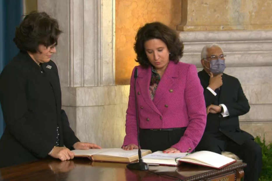 Ex-secretária de Estado do Turismo premiou, enquanto governante, empreendimento que agora vai gerir