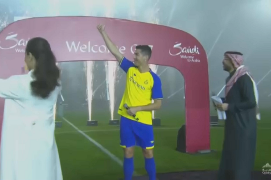 CR7 trai Portugal por 200 milhões de euros