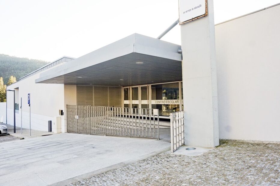 Cinfães, autocarro, menina, jardim de infância de Nespereira