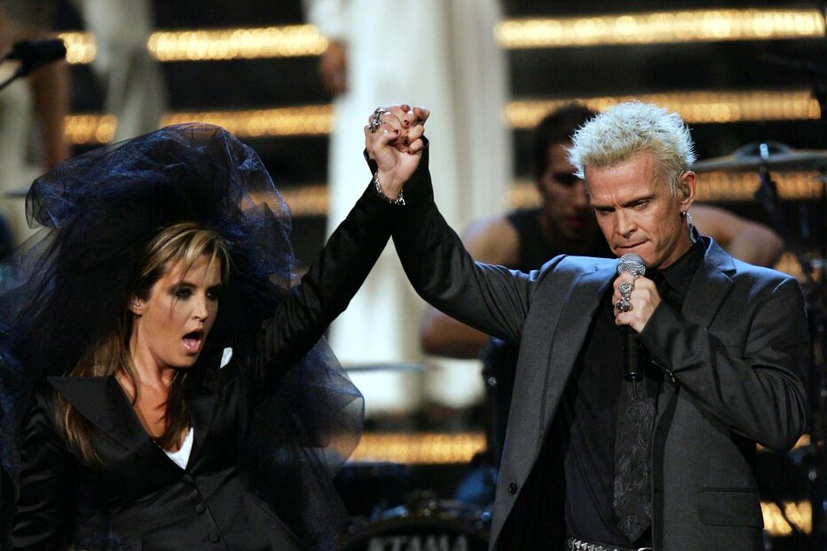 Lisa Marie durante um espetáculo com Billy Idol, em 2005