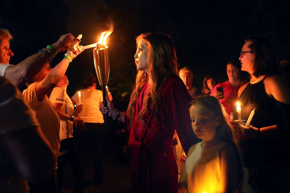 Durante as celebrações do 40.º aniversário da morte de Elvis Presley