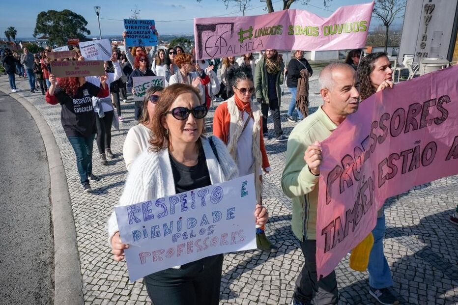 Professores de Palmela desfilaram pela dignificação das carreiras e da escola pública