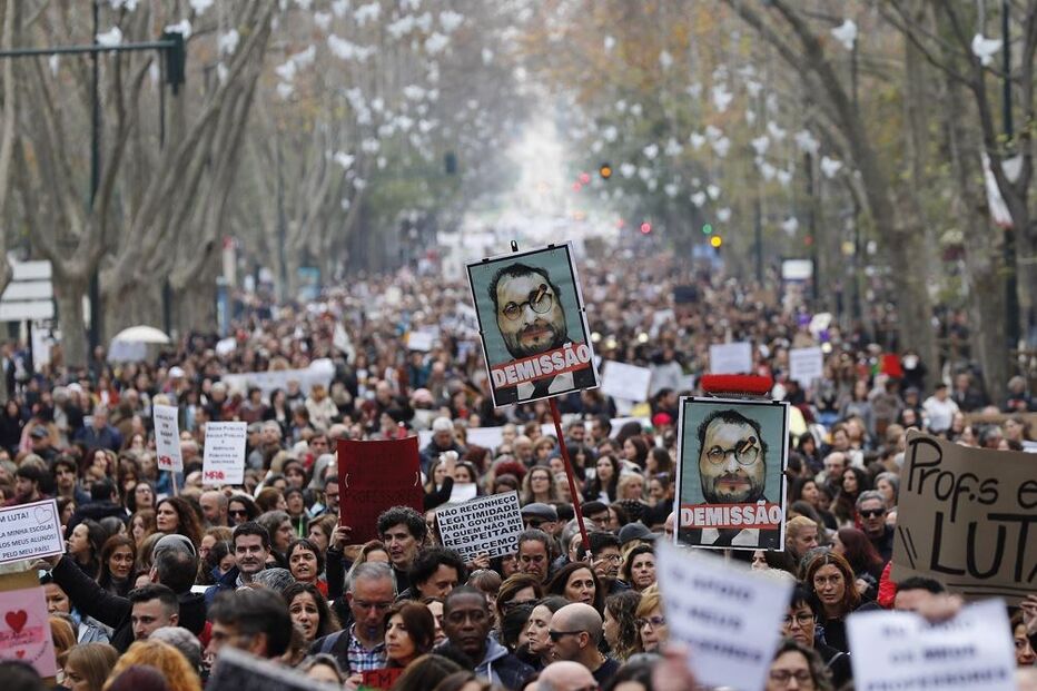 Milhares de professores em luta por carreiras e salários