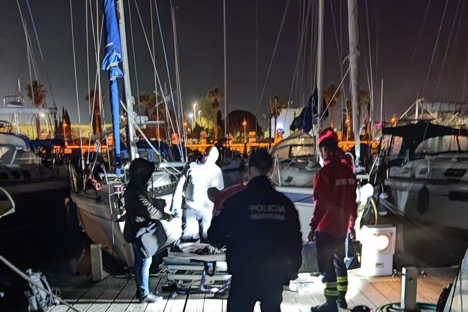 Homem encontrado morto em veleiro na marina de Lagos