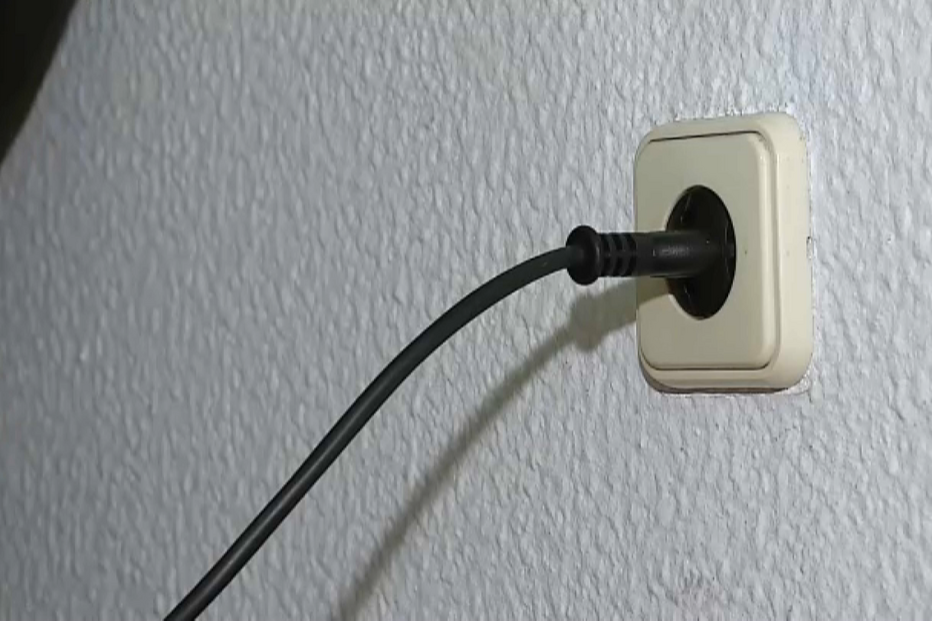 Melhor oferta de eletricidade custa menos 3,60 euros face à regulada