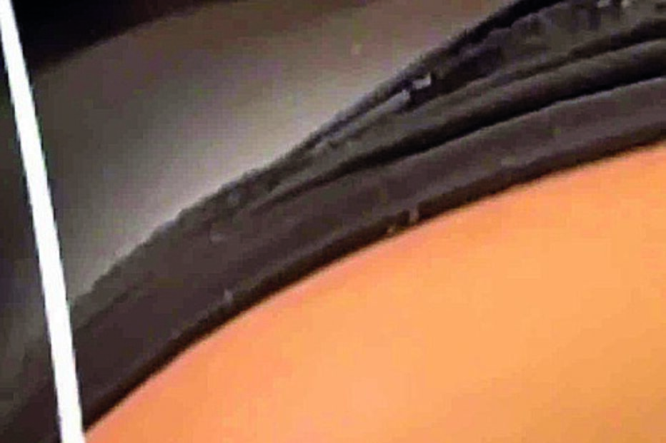 Lucy mostrou o coraçãozinho que tatuou na nádega