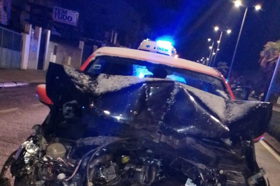Homem de 40 anos ferido em colisão de carro em Bragança