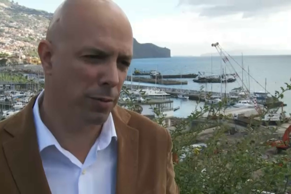Centenas de obras por ajuste direto durante presidência de Paulo Cafôfo na Câmara do Funchal 
