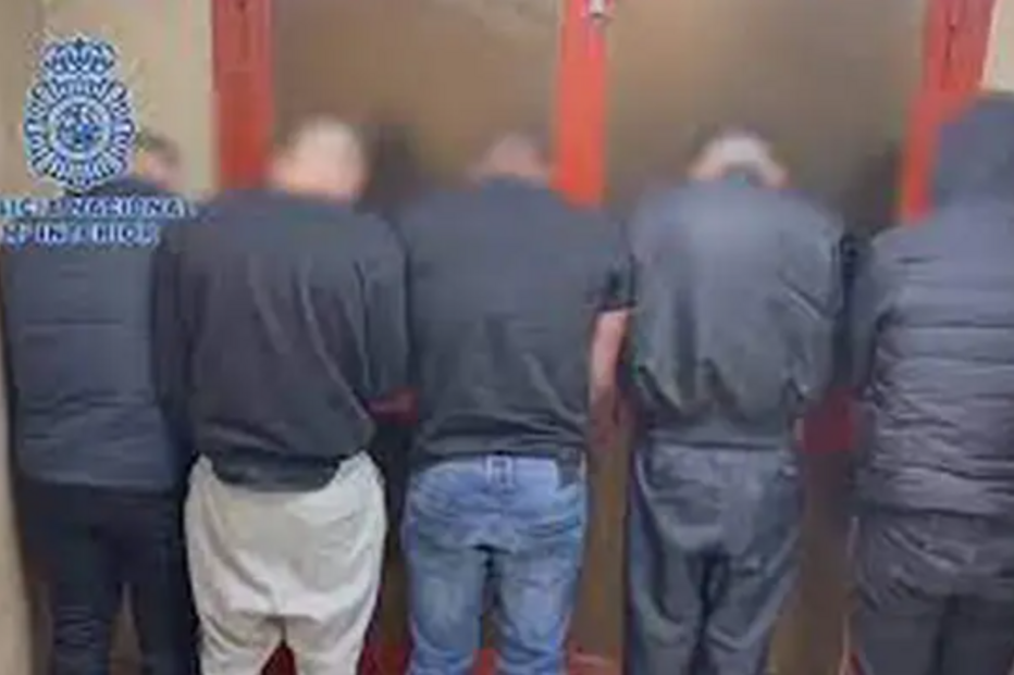 Portugueses entre os 17 detidos em sauna gay por tráfico de droga em Madrid 