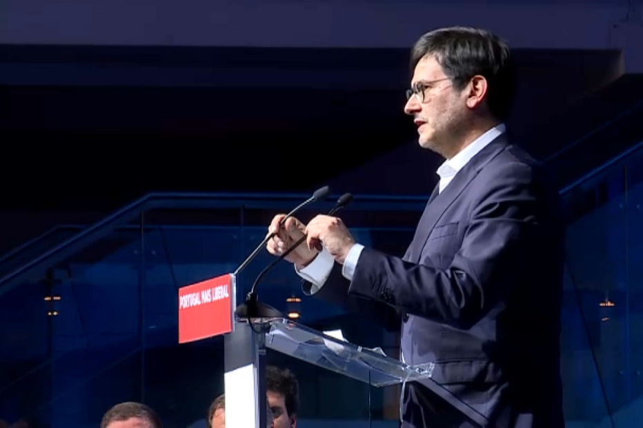 Rui Rocha sucede a João Cotrim de Figueiredo e é eleito presidente da Iniciativa Liberal