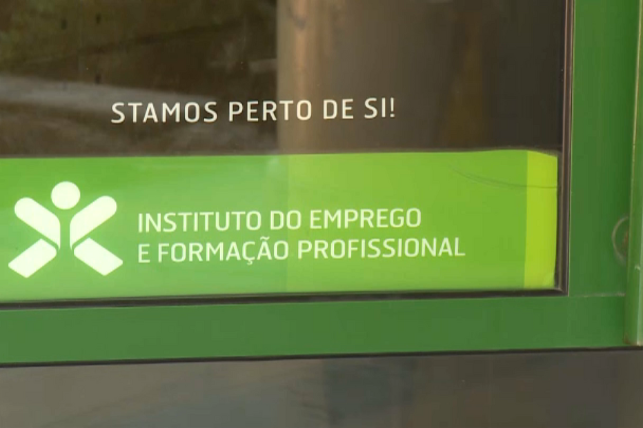 Desemprego sobe pelo quinto mês consecutivo