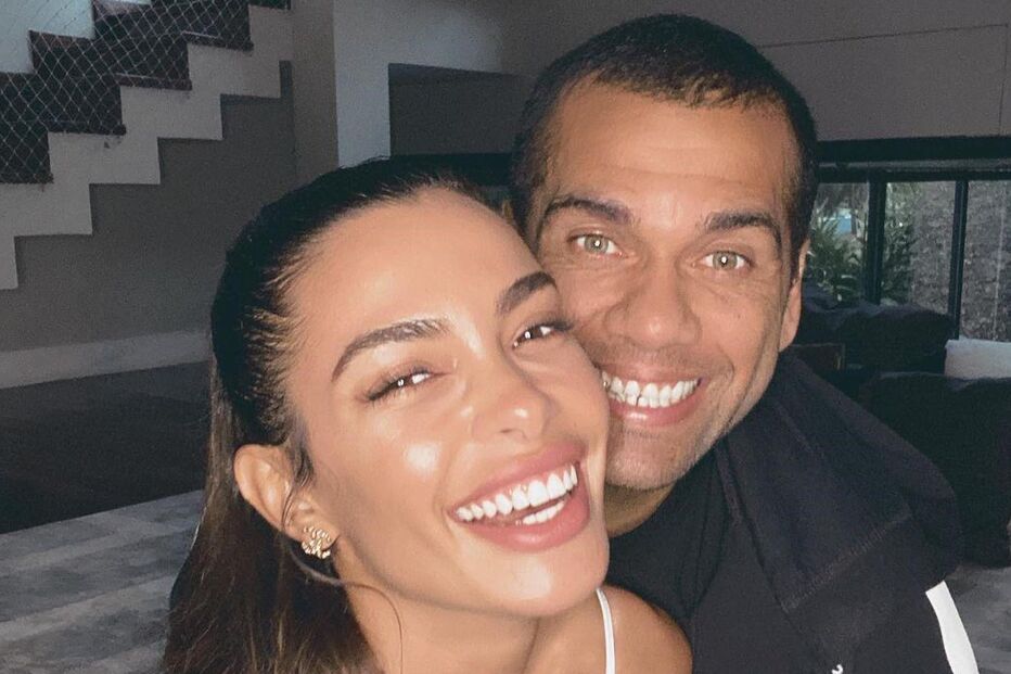 Dani Alves com Joana Sanz