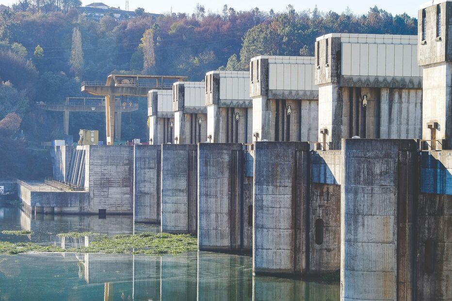 Uma das questões fundamentais é saber se as barragens são propriedade do Estado ou propriedade das concessionárias