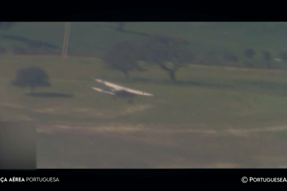 Aterram avioneta na A26 no Algarve para descarregar 450 quilos de droga