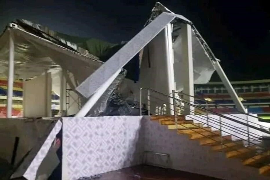 Palco para Papa Francisco desaba no Congo