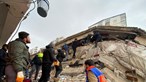 Sismo faz pelo menos 641 mortos na Turquia e na Síria