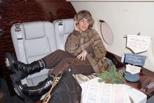 Na viagem à Lapónia, optou por um casaco de peles de felino