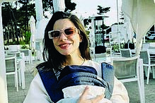 Esta é a primeira imagem da namorada de David Carreira com o filho