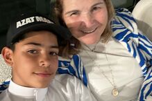 Dolores Aveiro em Riade com o neto mais velho