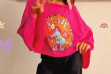 Diana, a filha mais velha de Carolina Patrocínio, vestiu-se de Hippie