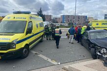 Acidente entre dois carros na Zona Alta de Lisboa 