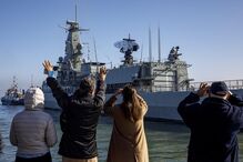 Familiares estiveram no Alfeite para se despedirem dos militares 