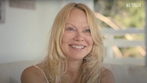 Pamela Anderson mostra-se irreconhecível sem maquilhagem em novo documentário
