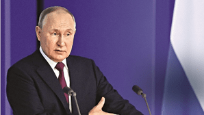 Rússia anuncia mandado de captura a antigo redator de discursos de Putin
